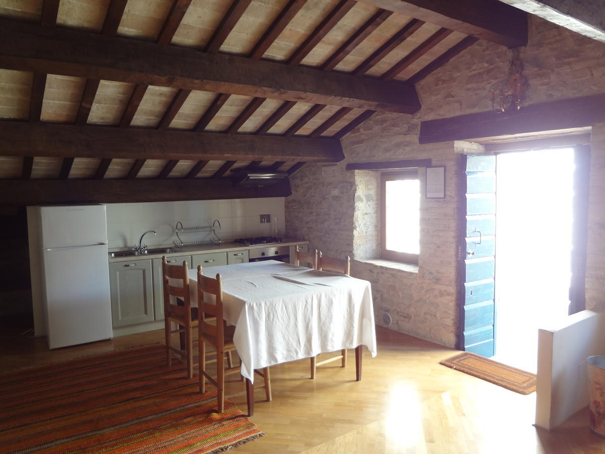 Castello Di Magrano Guest House Carbonesca Bagian luar foto