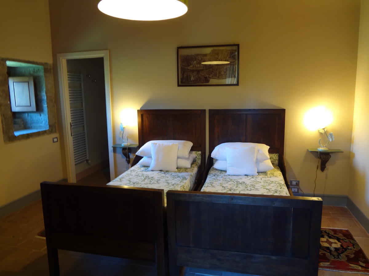 Castello Di Magrano Guest House Carbonesca Ruang foto