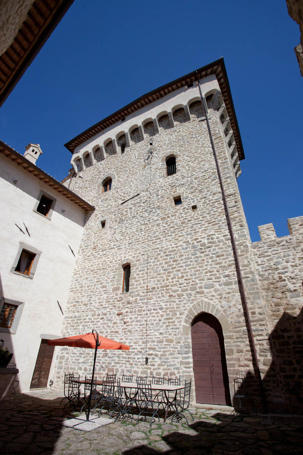 Castello Di Magrano Guest House Carbonesca Bagian luar foto